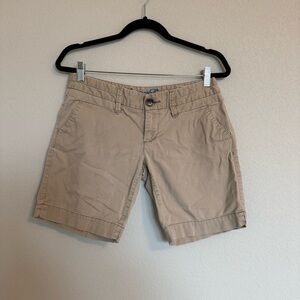 American Eagle Y2K Tan Khaki Chino Shorts Preppy Academia Pants Women’s 6